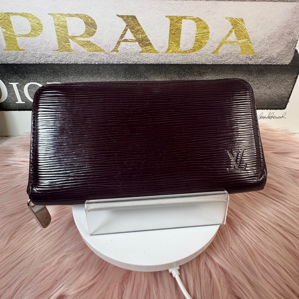 Louis Vuitton Plum Textured Epic Wallet